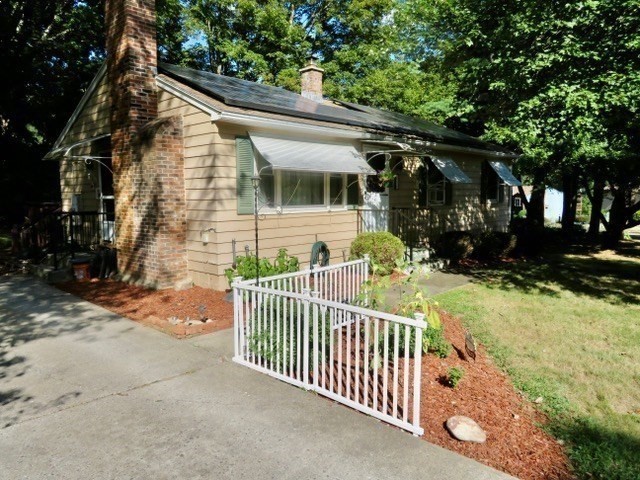 20 Meadowbrook Drive