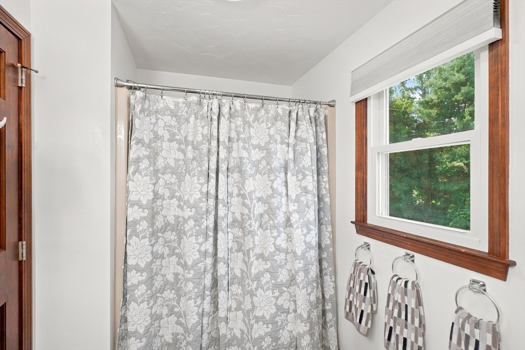 8 Flanagan Drive, Framingham, MA Photo #27