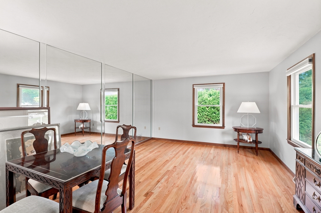 8 Flanagan Drive, Framingham, MA Photo #8