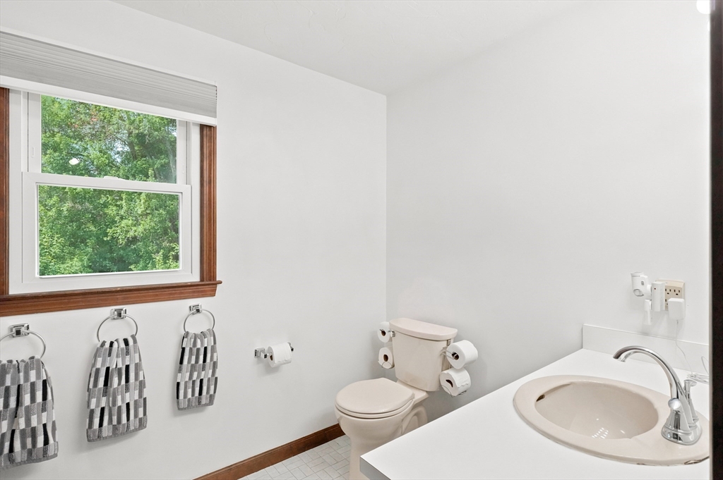 8 Flanagan Drive, Framingham, MA Photo #26