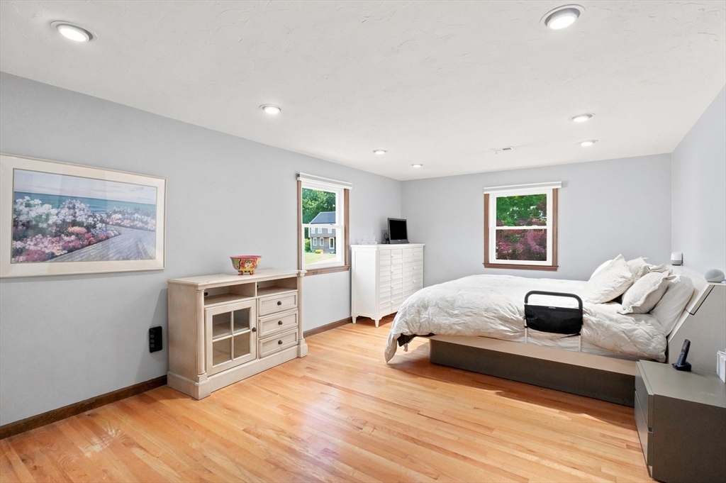 8 Flanagan Drive, Framingham, MA Photo #19