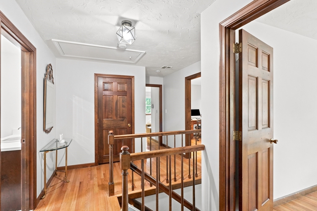 8 Flanagan Drive, Framingham, MA Photo #18