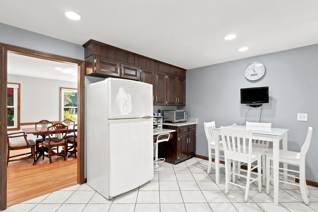 8 Flanagan Drive, Framingham, MA Photo #15