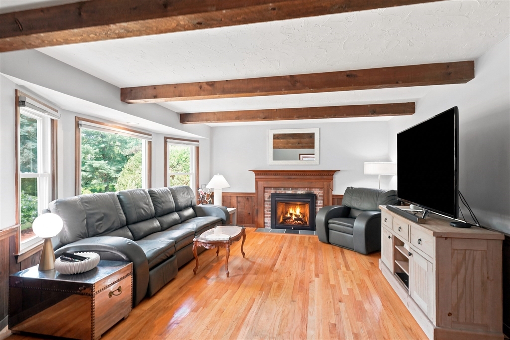 8 Flanagan Drive, Framingham, MA Photo #9