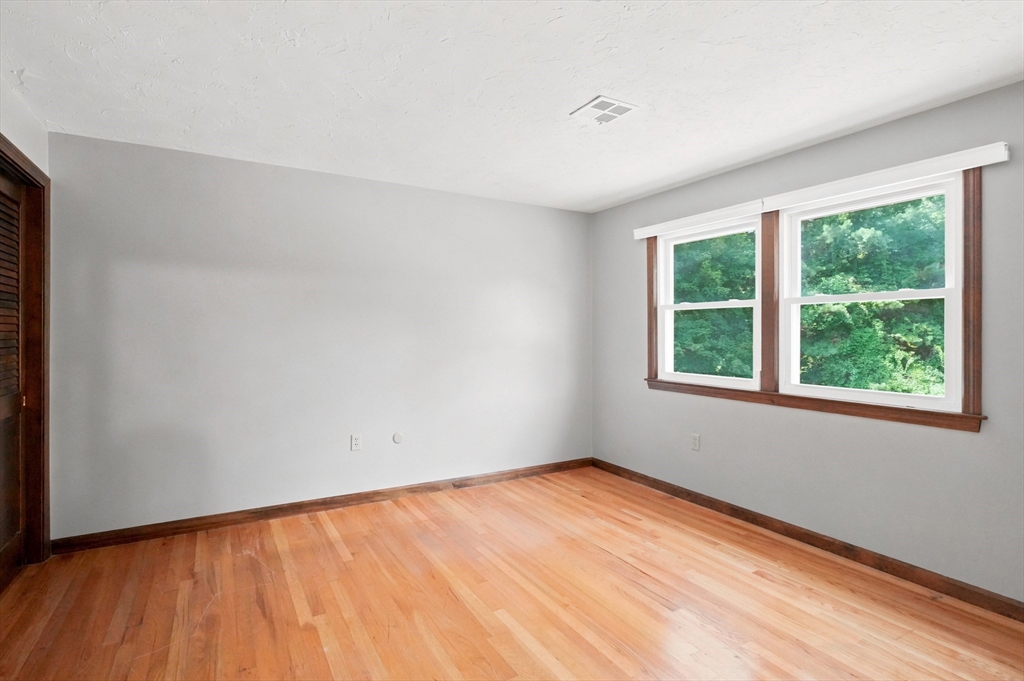 8 Flanagan Drive, Framingham, MA Photo #23
