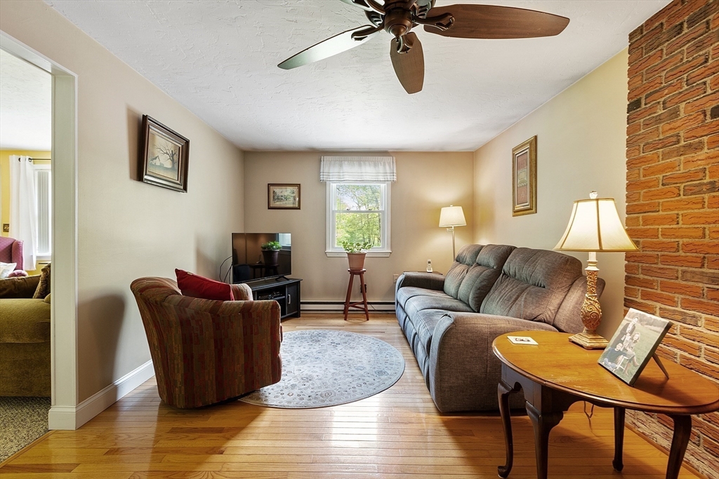 81 Number 6 Schoolhouse Rd