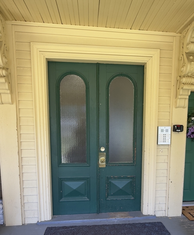 12 East Main Street 3