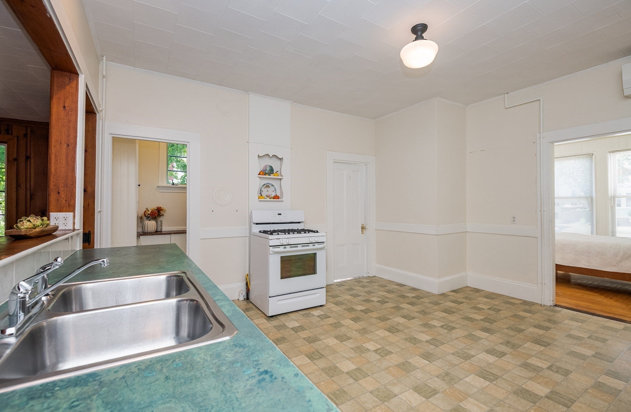36 Warren Street, Stoneham, MA, 36 Warren Street, Stoneham, MA Photo #16