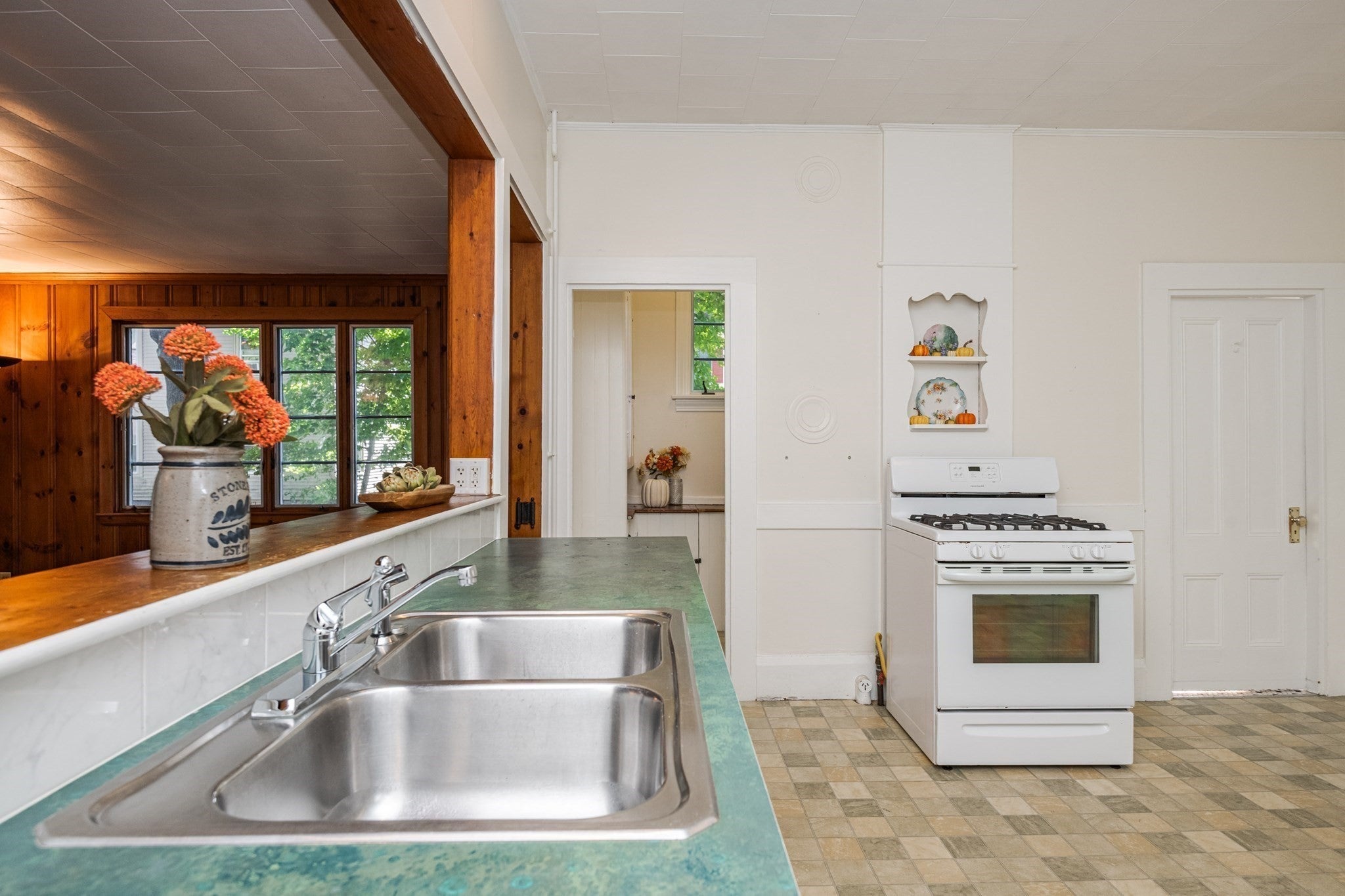 36 Warren Street, Stoneham, MA, 36 Warren Street, Stoneham, MA Photo #17