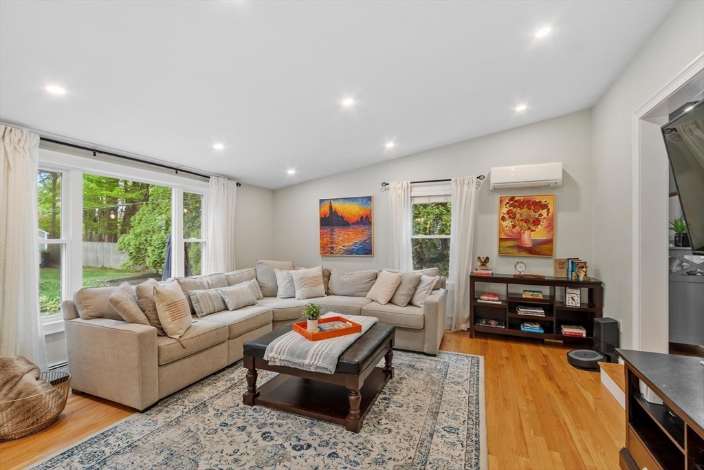 152 Oak Street, Reading, MA Photo #4