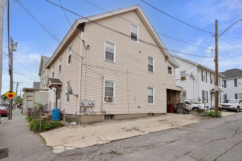 153 Cross St