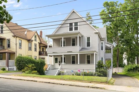 Photo of 89-91 Hitchcock Street, Holyoke, MA 01040 (MLS # 73538371)