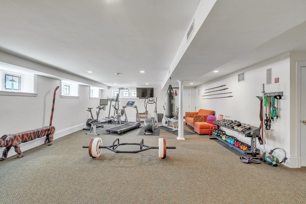 Dover, Massachusetts 02030, United States, 6 Bedrooms Bedrooms, ,8 BathroomsBathrooms,Residential,Active,132997