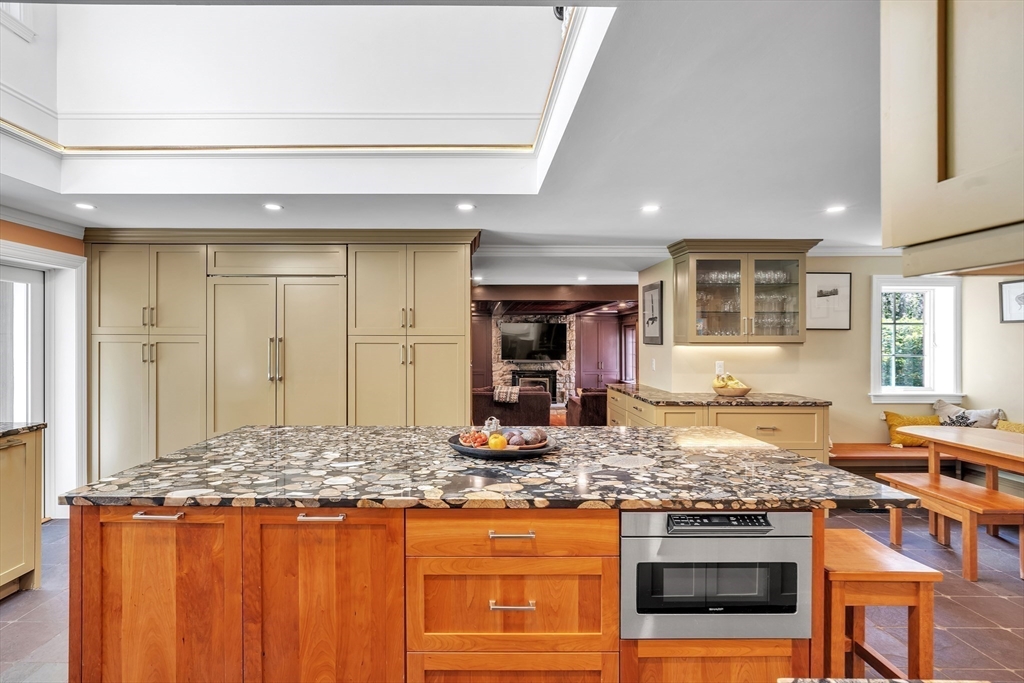 Dover, Massachusetts 02030, United States, 6 Bedrooms Bedrooms, ,8 BathroomsBathrooms,Residential,Active,132997