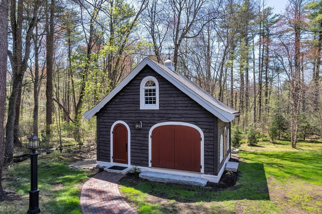Dover, Massachusetts 02030, United States, 6 Bedrooms Bedrooms, ,8 BathroomsBathrooms,Residential,Active,132997