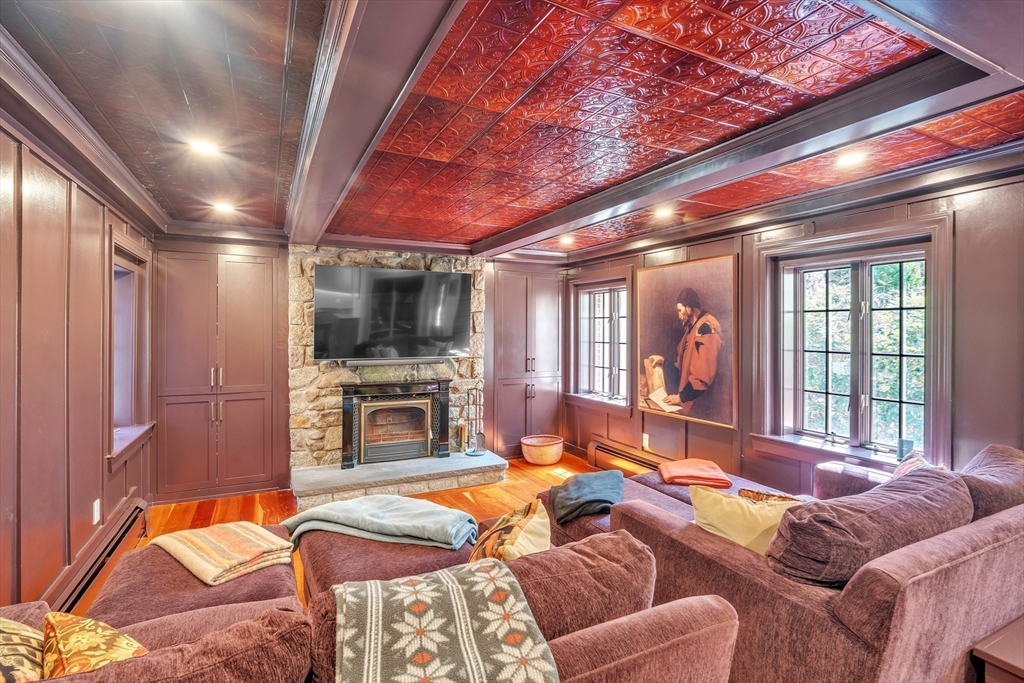 Dover, Massachusetts 02030, United States, 6 Bedrooms Bedrooms, ,8 BathroomsBathrooms,Residential,Active,132997