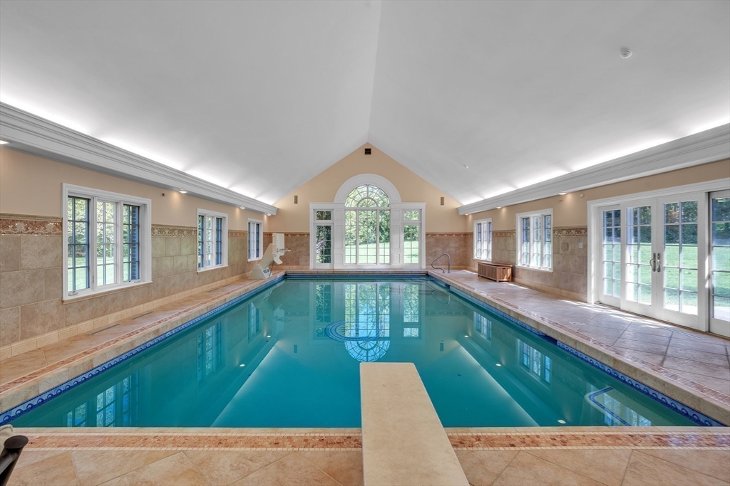 Dover, Massachusetts 02030, United States, 6 Bedrooms Bedrooms, ,8 BathroomsBathrooms,Residential,Active,132997