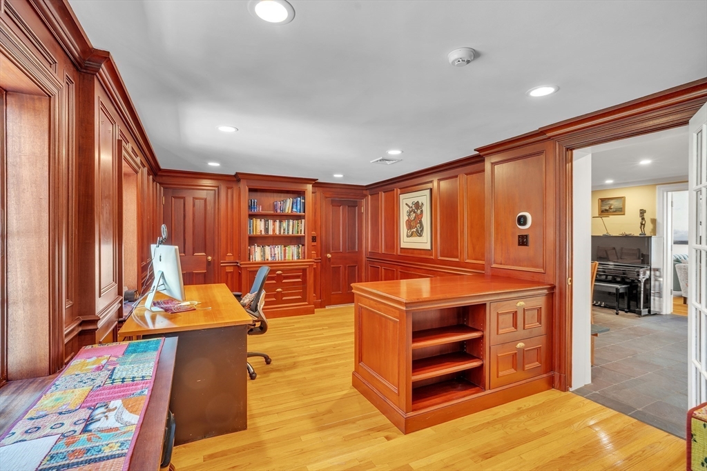 Dover, Massachusetts 02030, United States, 6 Bedrooms Bedrooms, ,8 BathroomsBathrooms,Residential,Active,132997