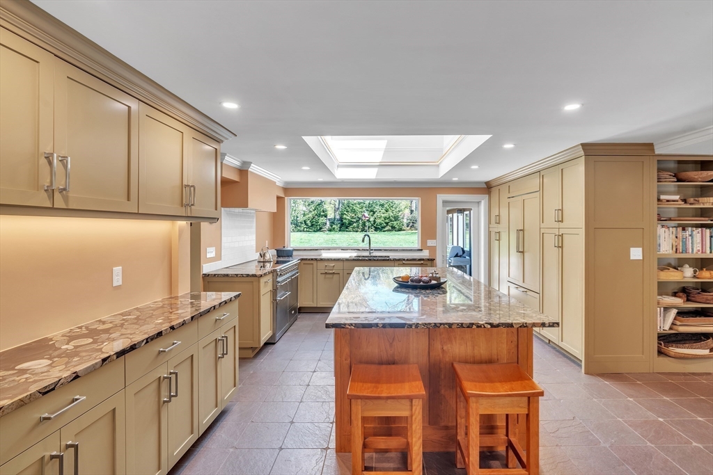 Dover, Massachusetts 02030, United States, 6 Bedrooms Bedrooms, ,8 BathroomsBathrooms,Residential,Active,132997