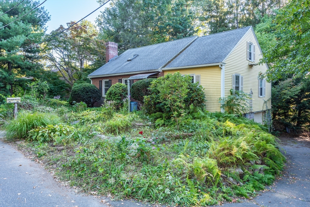 12 Moorland St