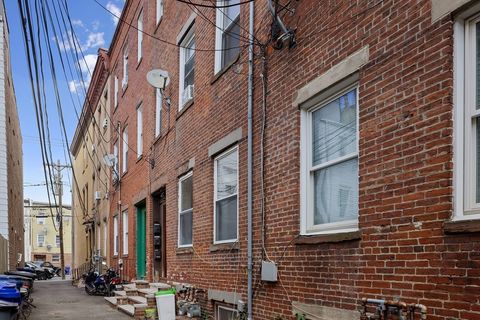 3 Wilbur Ct Boston MA 02128