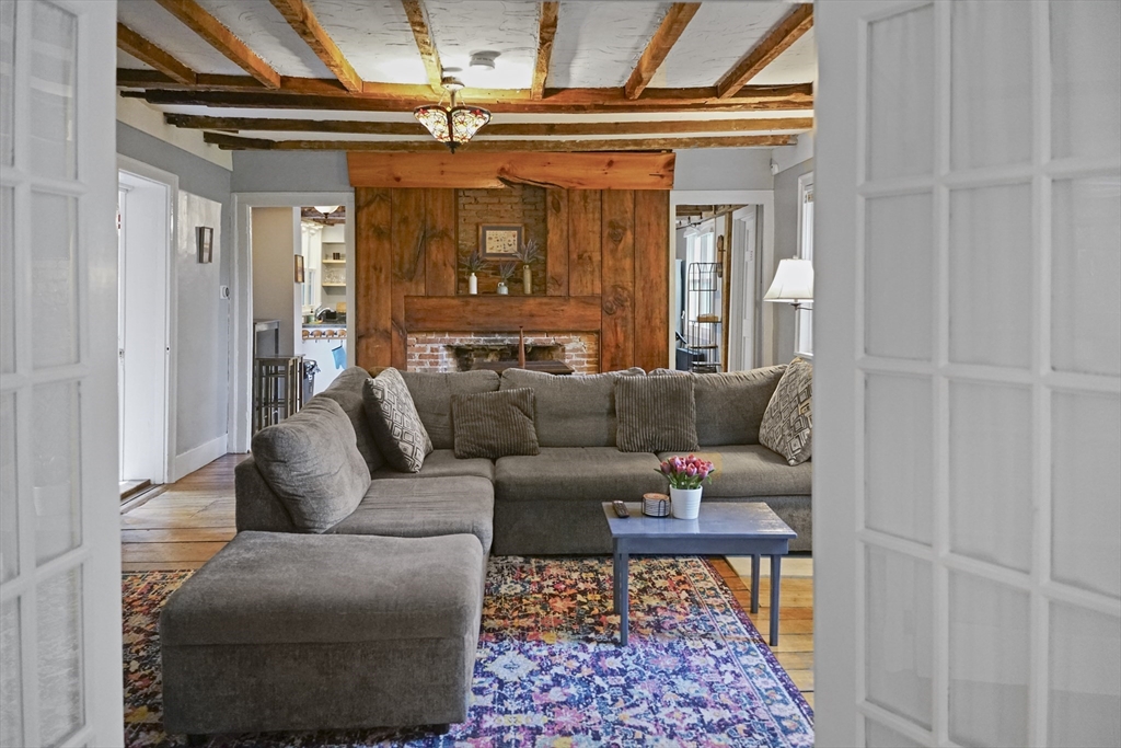 1574-1579 Pleasant St