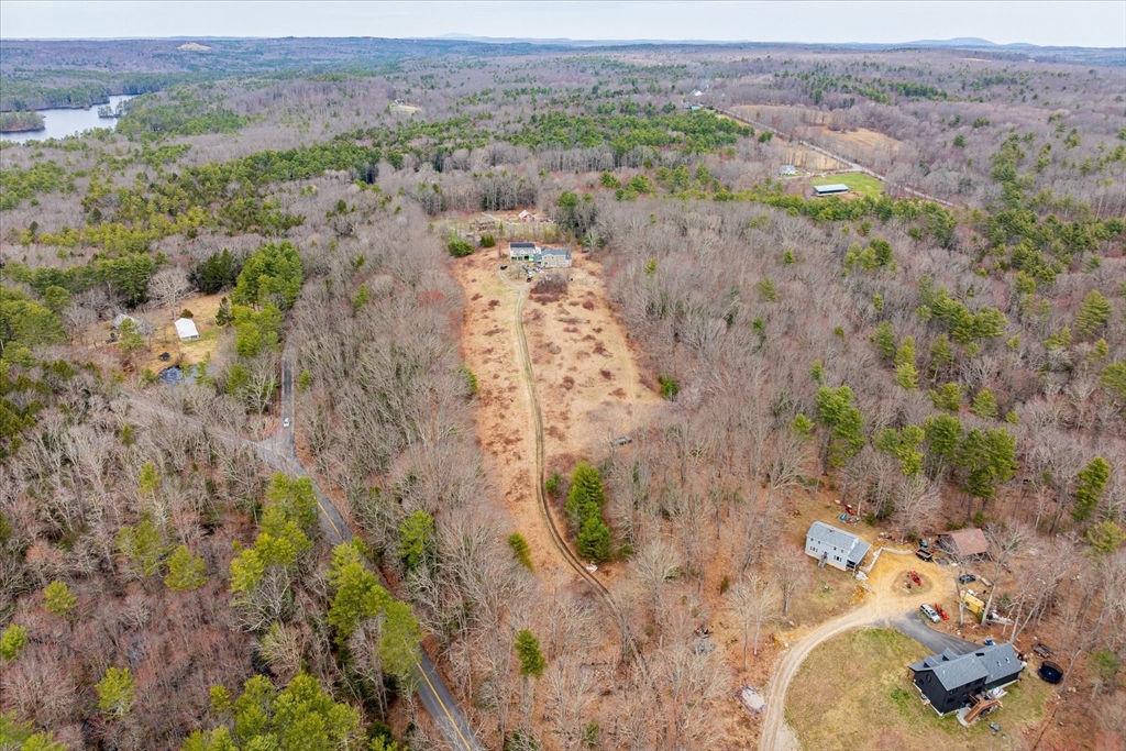 40 Brooks Pond Rd