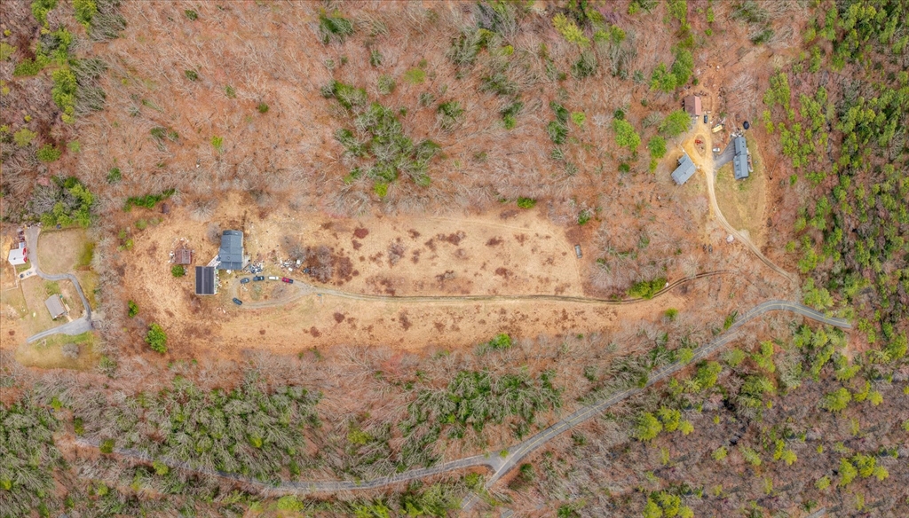 40 Brooks Pond Rd