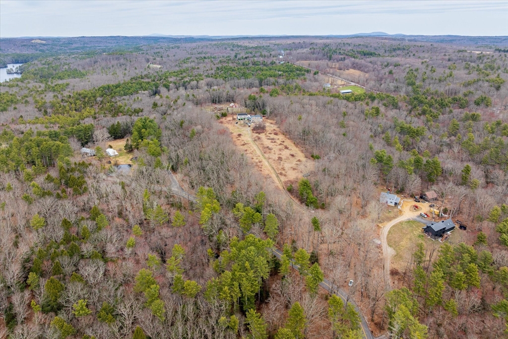 40 Brooks Pond Rd