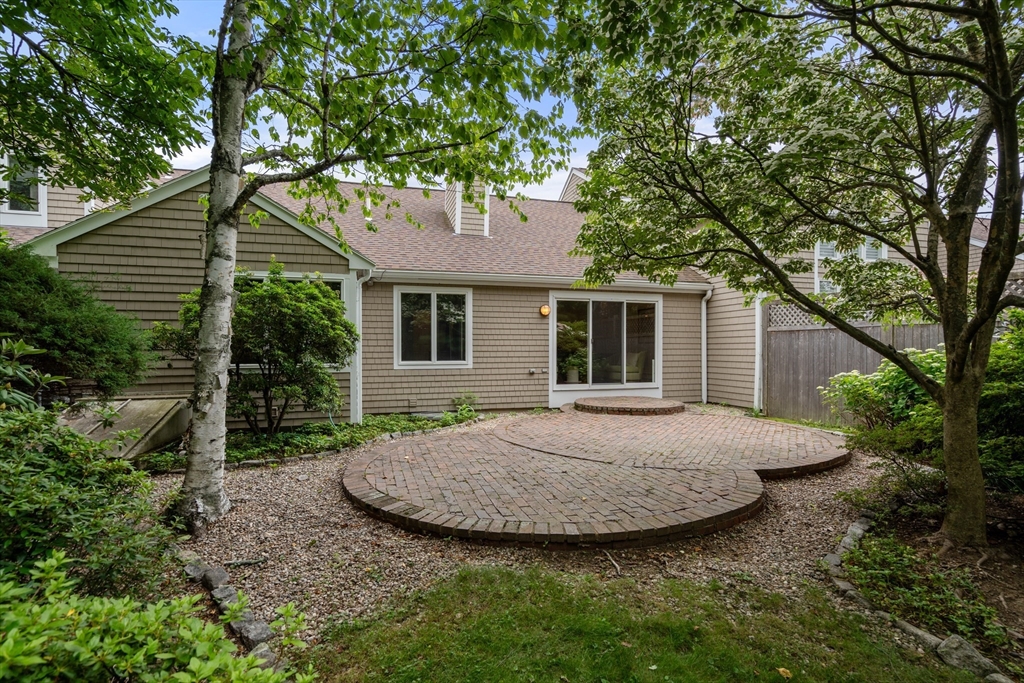 415 Dedham St D