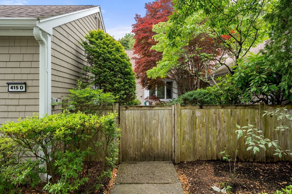 415 Dedham St D