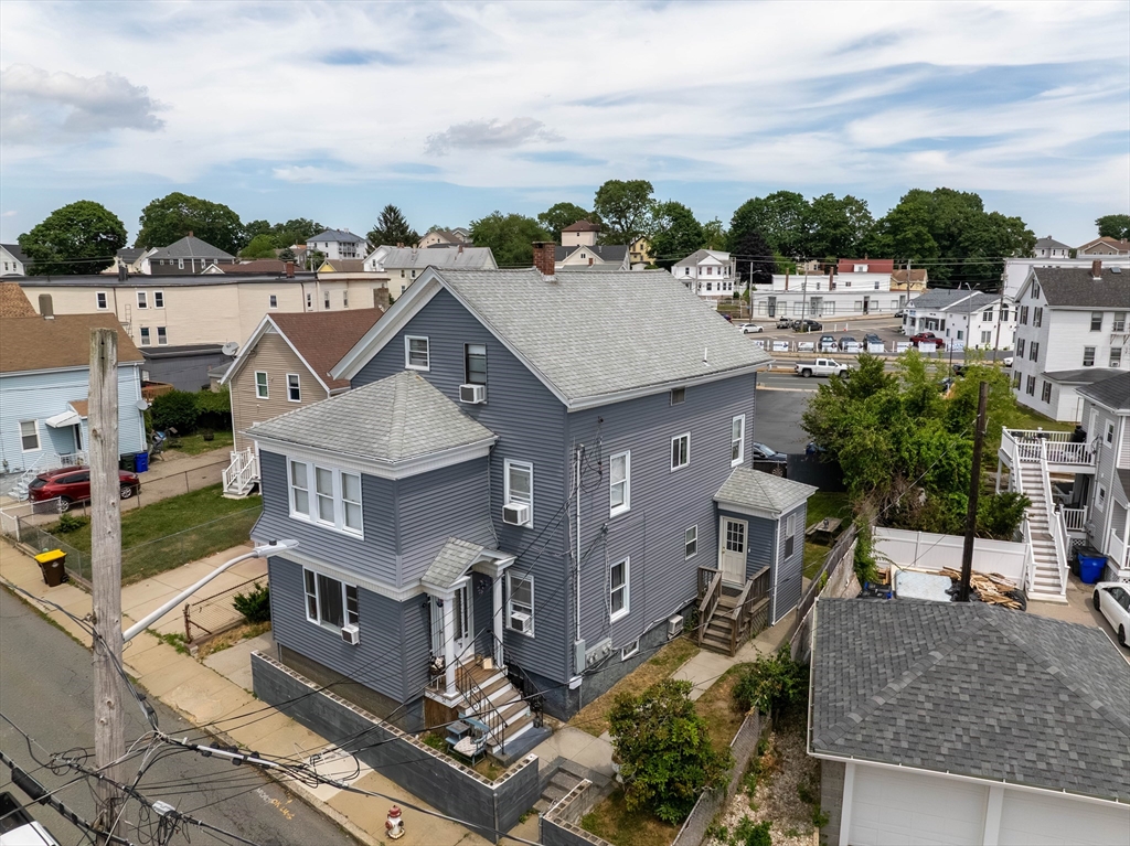52 Raymond St