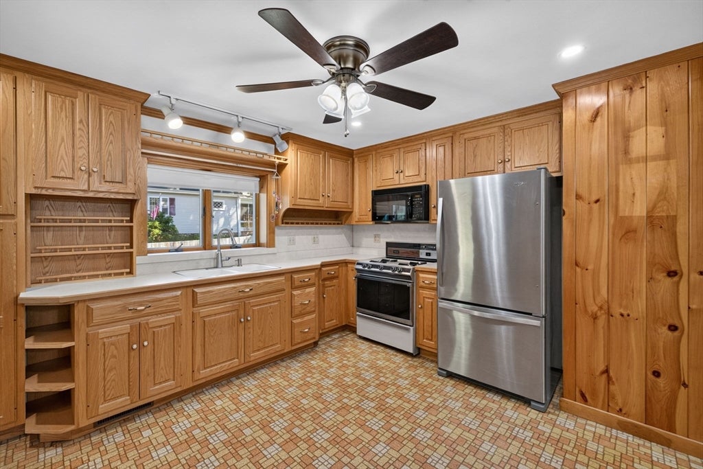 1 Vincent St, Middleboro, MA, 1 Vincent St, Middleboro, MA Photo #13