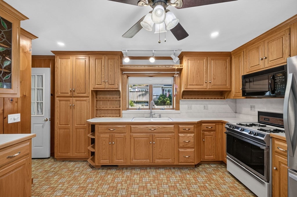 1 Vincent St, Middleboro, MA, 1 Vincent St, Middleboro, MA Photo #12