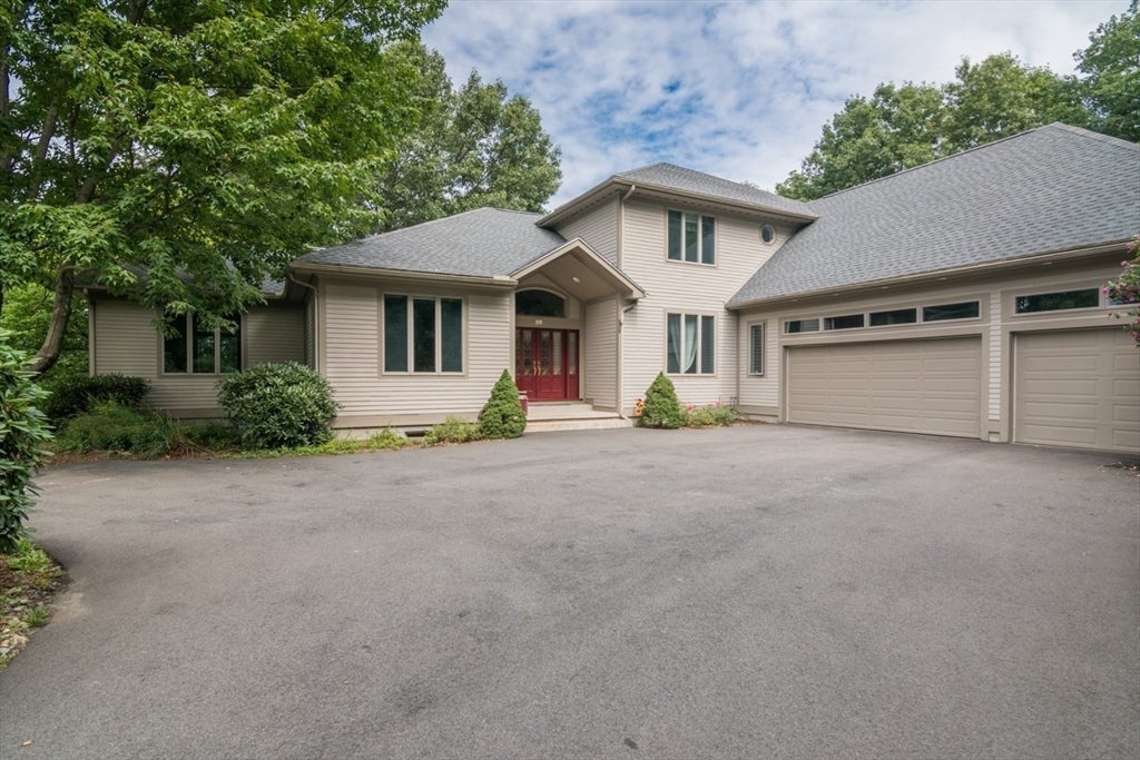 82 Mountain View Dr, Belchertown, MA, 82 Mountain View Dr, Belchertown, MA Photo #3