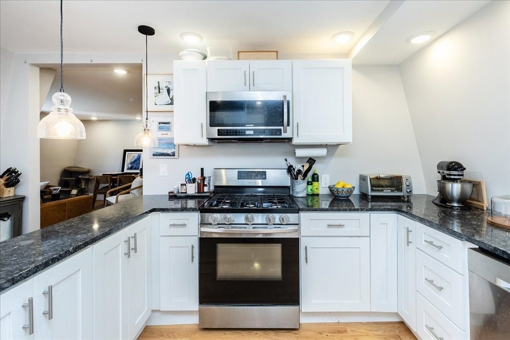 13 Putnam St #2, Danvers, MA Photo #12