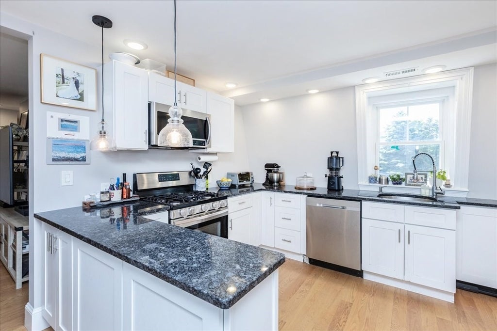13 Putnam St #2, Danvers, MA Photo #9