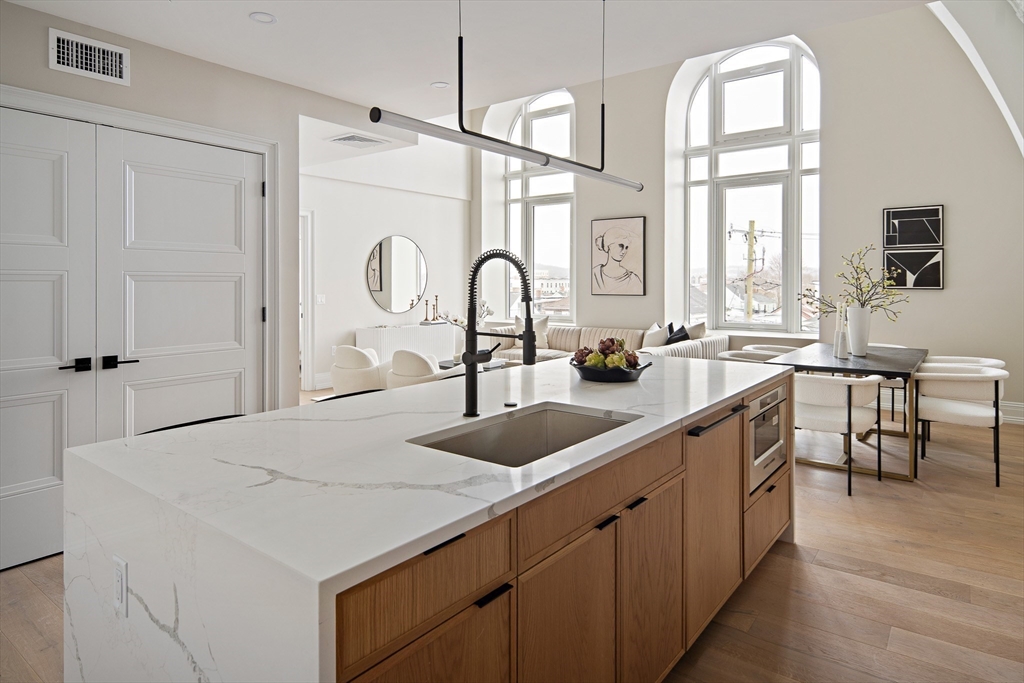 61 Hall Street PH 15