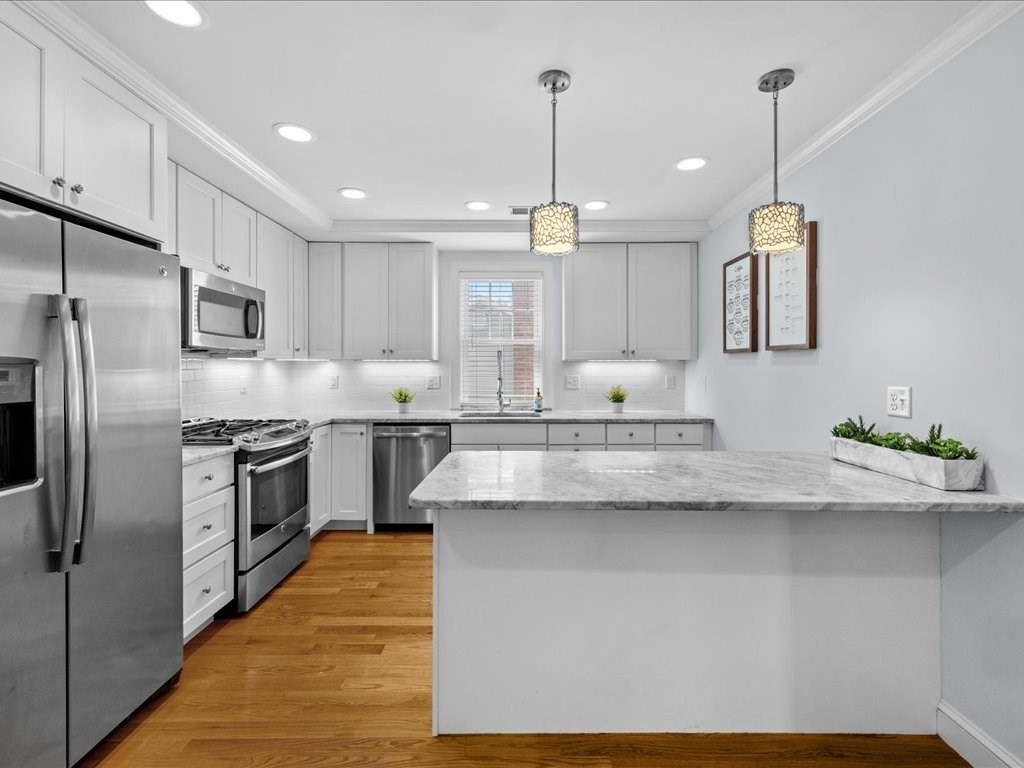 40 Catherine ST #TWO, Boston, MA Photo #6