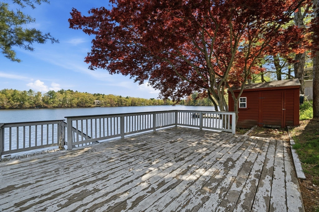 105 Lakeshore Dr, Georgetown, MA Photo #25