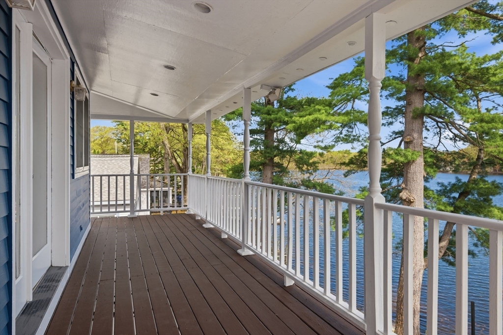105 Lakeshore Dr, Georgetown, MA Photo #18