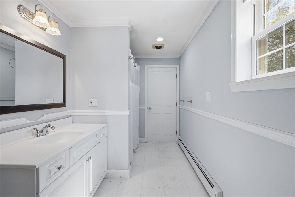 105 Lakeshore Dr, Georgetown, MA Photo #13