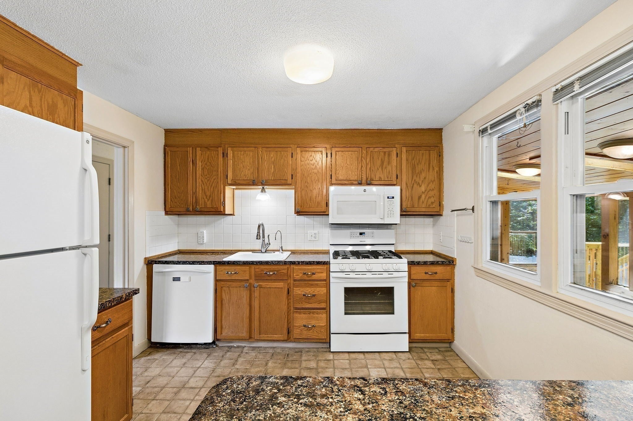 21 Puddingstone Ln, Bellingham, MA, 21 Puddingstone Ln, Bellingham, MA Photo #11