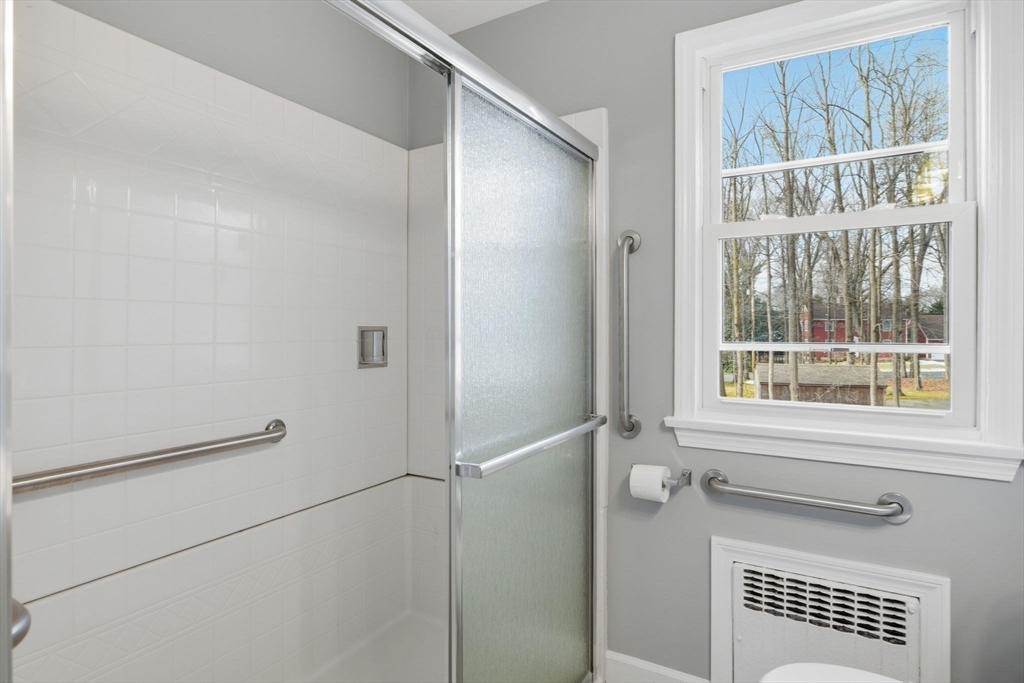 259 Ohio Ave, West Springfield, MA Photo #17