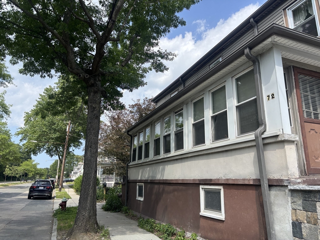 70 Brush Hill Rd 70