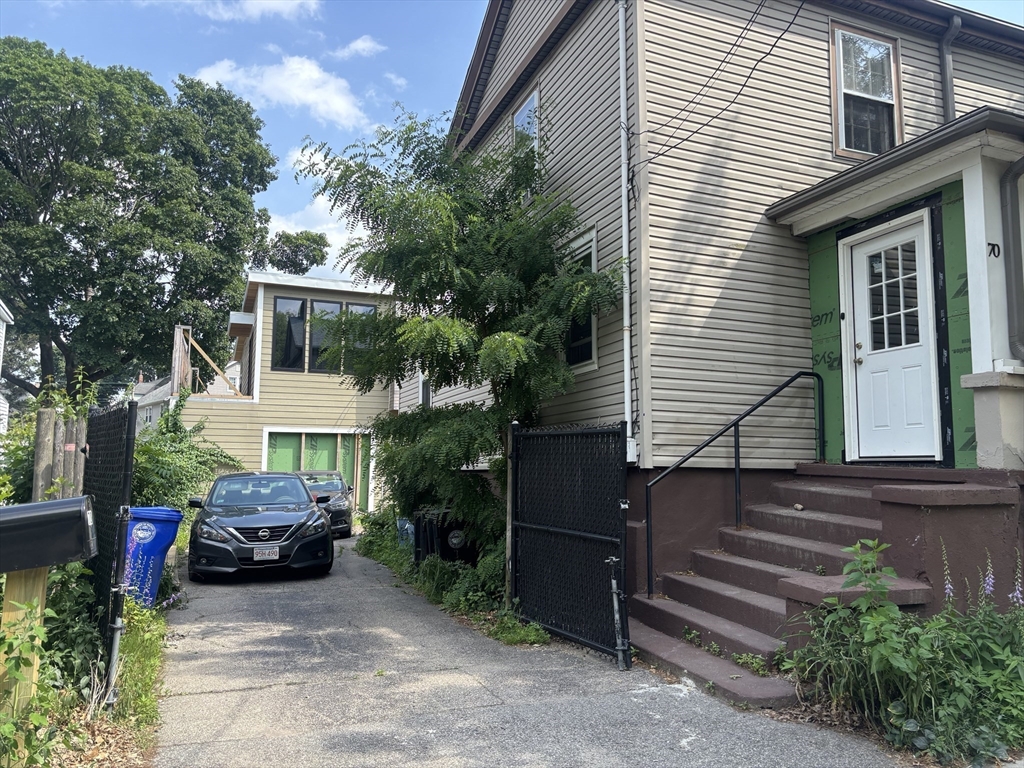 70 Brush Hill Rd 70