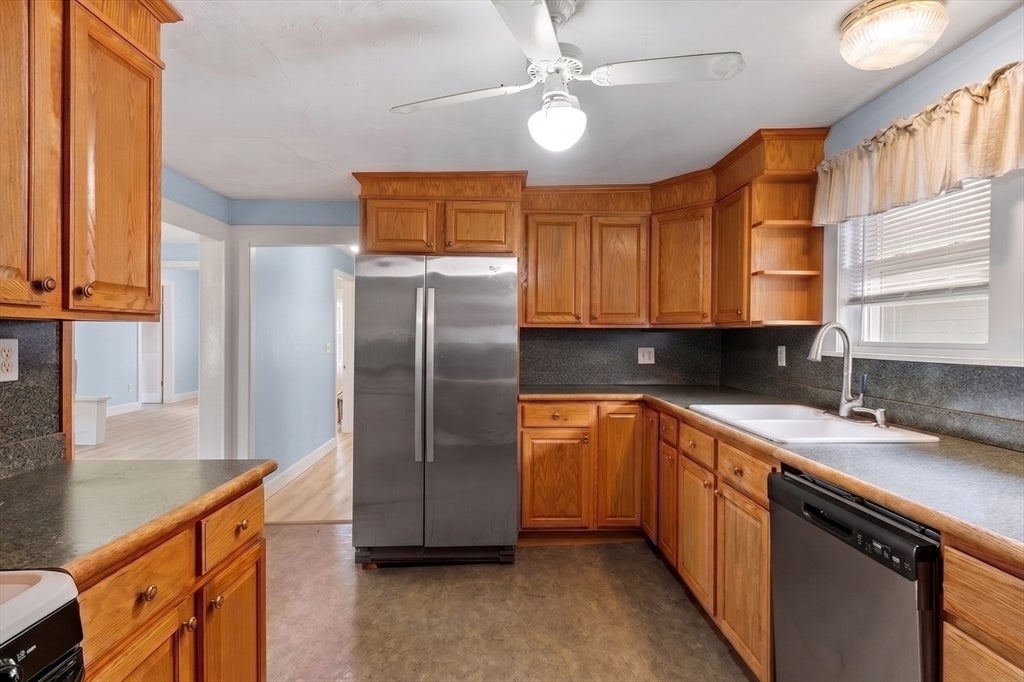 2 Wentworth Ter #2, Malden, MA, 2 Wentworth Ter #2, Malden, MA Photo #4