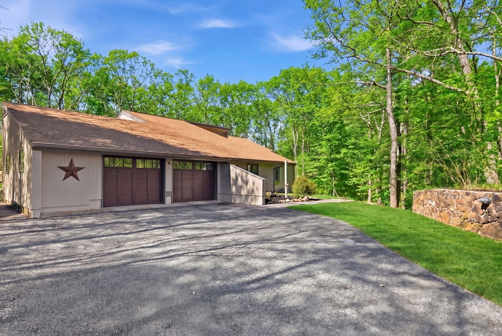 40 Kennel Hill Drive