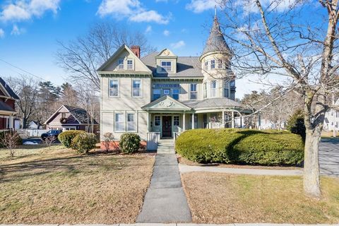 1 Hillside Ave 3 Amesbury MA 01913