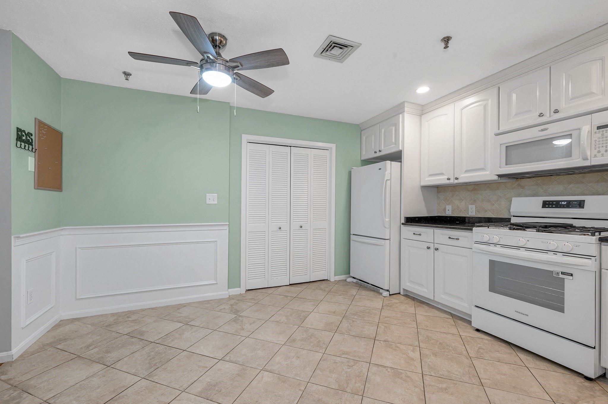 21 Dallas Dr #202, Dracut, MA, 21 Dallas Dr #202, Dracut, MA Photo #7